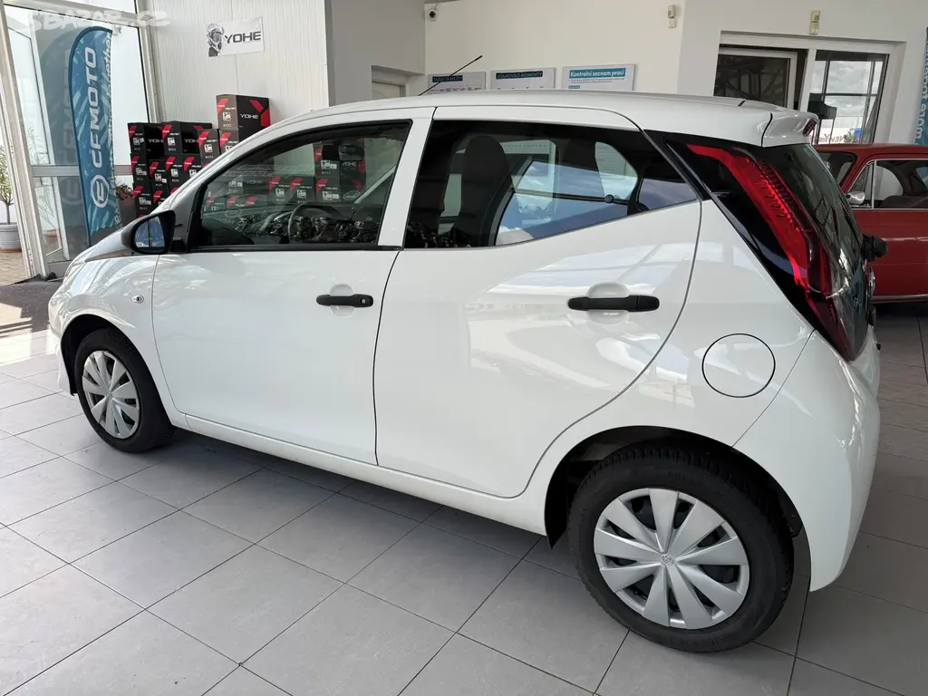 Toyota Aygo, 1.0 53 kW plná ser.historie - fotka 4
