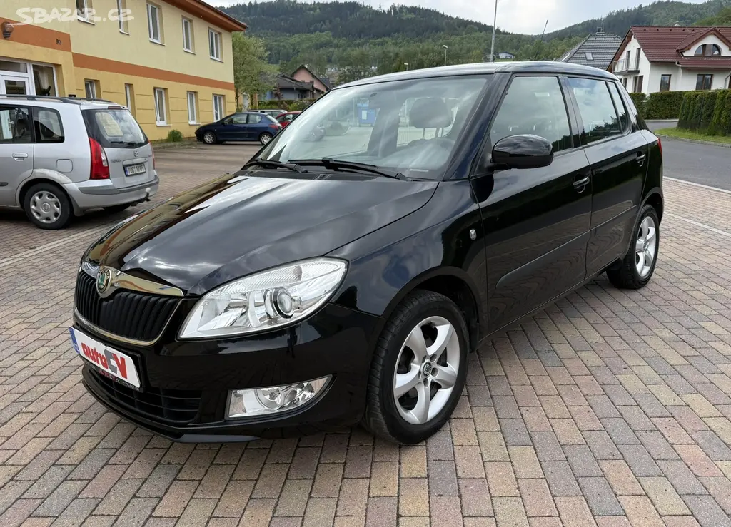 ŠKODA FABIA II 1.2 TSI 63kW-[telefon skryt]KM-VÝHŘEV- - fotka 2