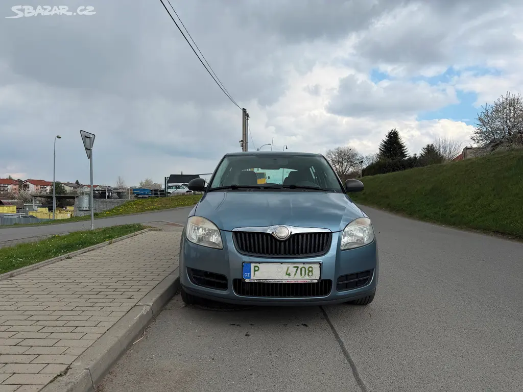 Škoda Fabia II 1.2 HTP,Hatchback,klima,1.majitel ! - fotka 2