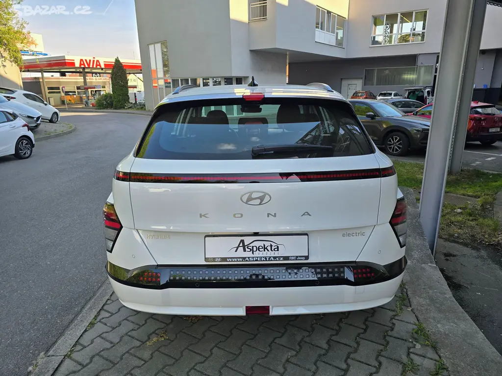 Hyundai Kona, 64.8kwh Smart Range Clima - fotka 4