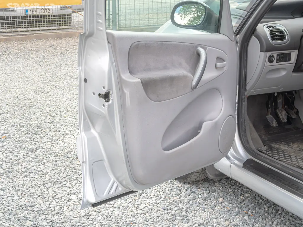 Citroën Xsara Picasso 1.6i 16V 80KW TAŽNÝ - fotka 4