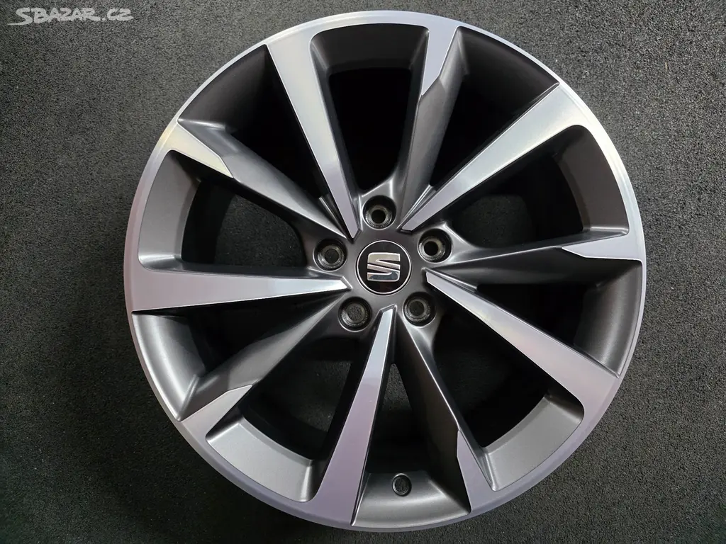 Seat Leon Alu kolo 18 5FA601025E Originál kusovka