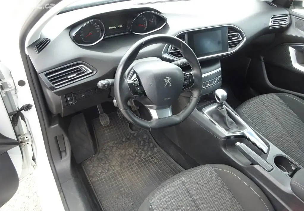 Peugeot 308 1.2 PureTech r.v.2018(81 kw)ČR po rozv - fotka 5