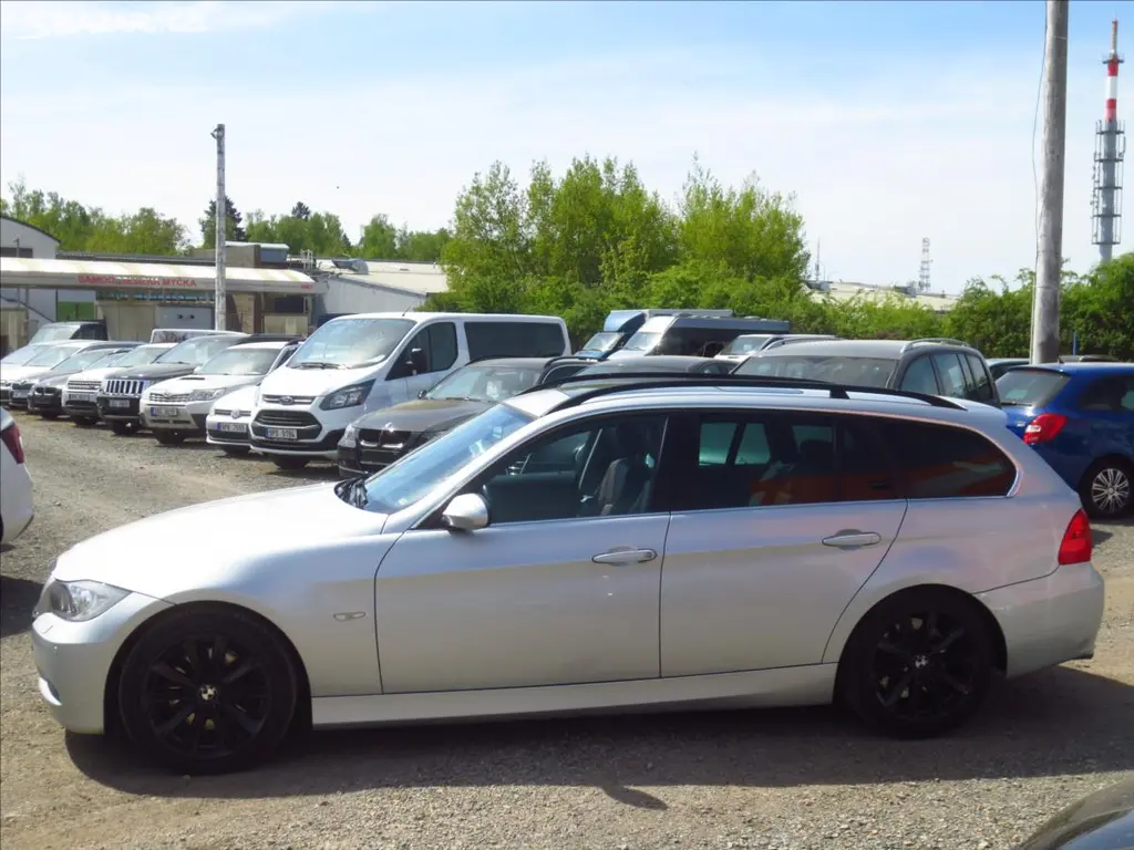 BMW Řada 3, 3,0 330d M57/manuál+zadokola - fotka 6