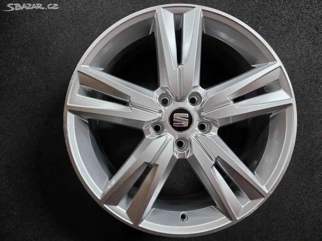 Seat Ateca Alu kolo 18 575601025AD Originál