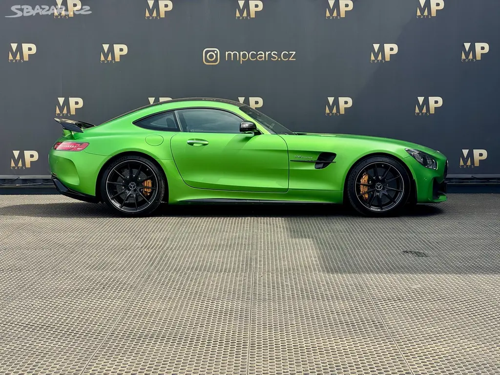 Mercedes-Benz AMG GT, R 4.0 V8 430kW, Carbon Ceramic - fotka 4
