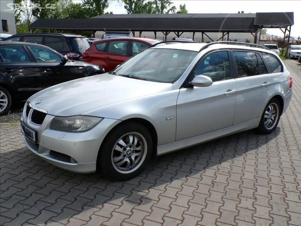 BMW 318 D 2,0 XENONY - fotka 2