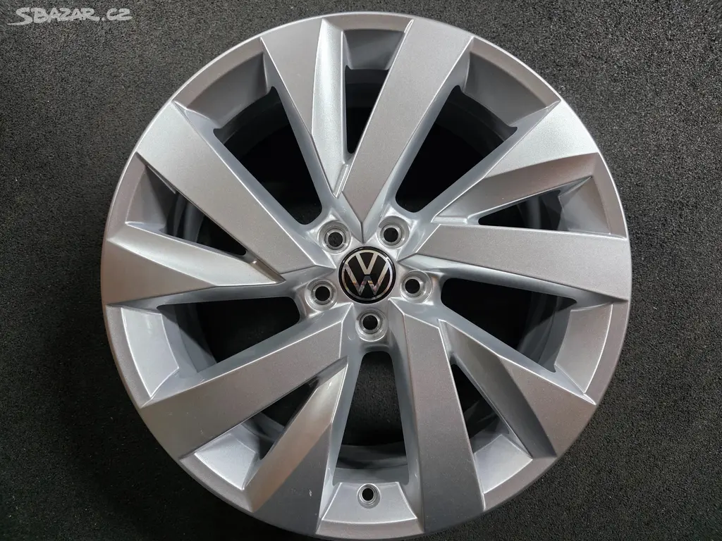 VW T - Cross Alu kolo 18 2GM601025B 1 Ks Funchal