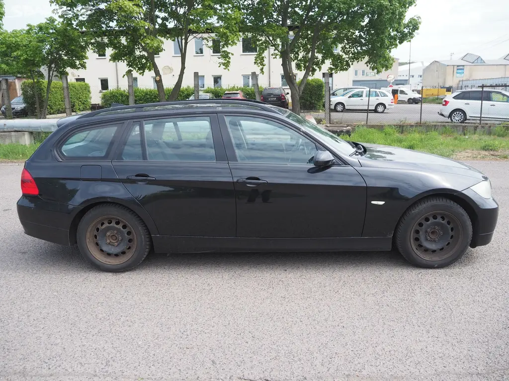 BMW 320i klima, vyhř. sedadla - fotka 4