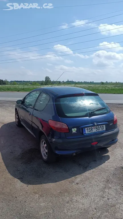 Peugeot 206 - 1.4HDI-50kw-8HX-r.v.2002 - fotka 2