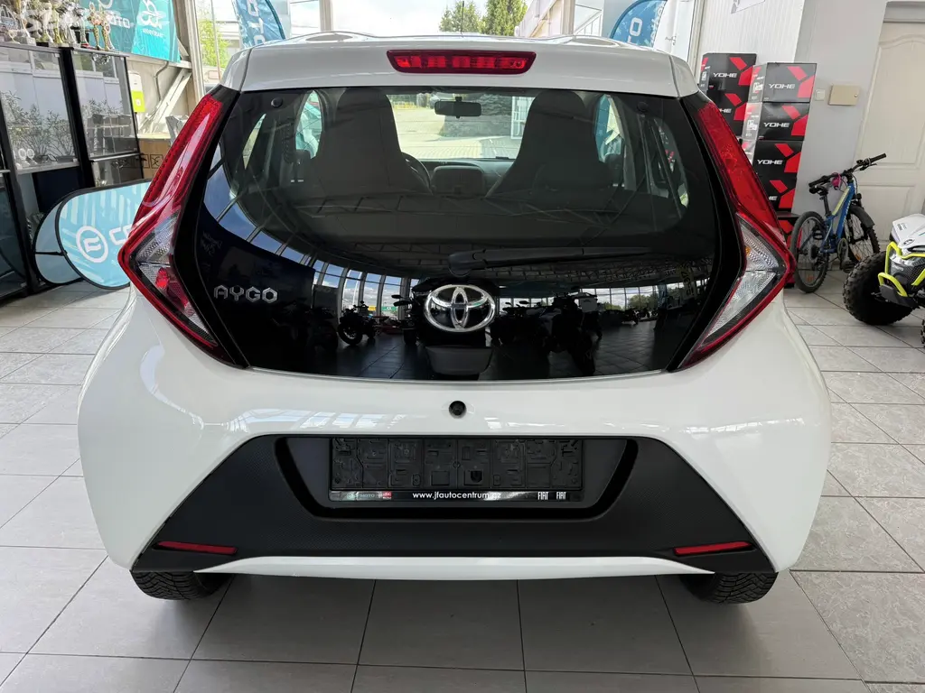 Toyota Aygo, 1.0 53 kW plná ser.historie - fotka 6
