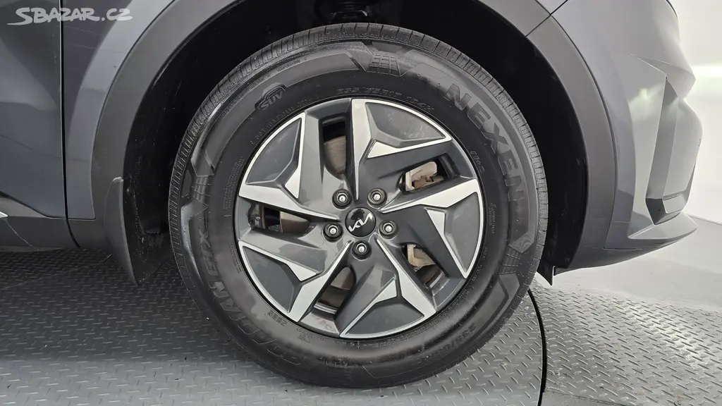 2022 KIA SORENTO 1.6 HEV 4WD 7 miest - fotka 5