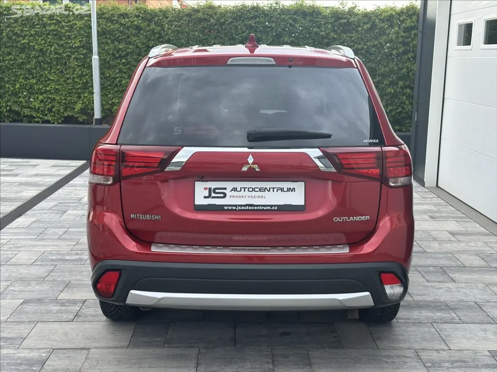 Mitsubishi Outlander, 2,2DI-D 150PS Intense+ -7 4x4 - fotka 6