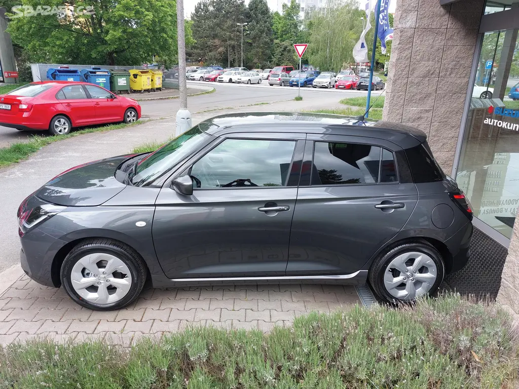 Suzuki Swift, 1.2 Premium Hybrid - fotka 4