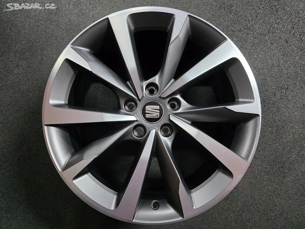 Seat Leon Alu kolo 18 5FA601025E Originál kusovka