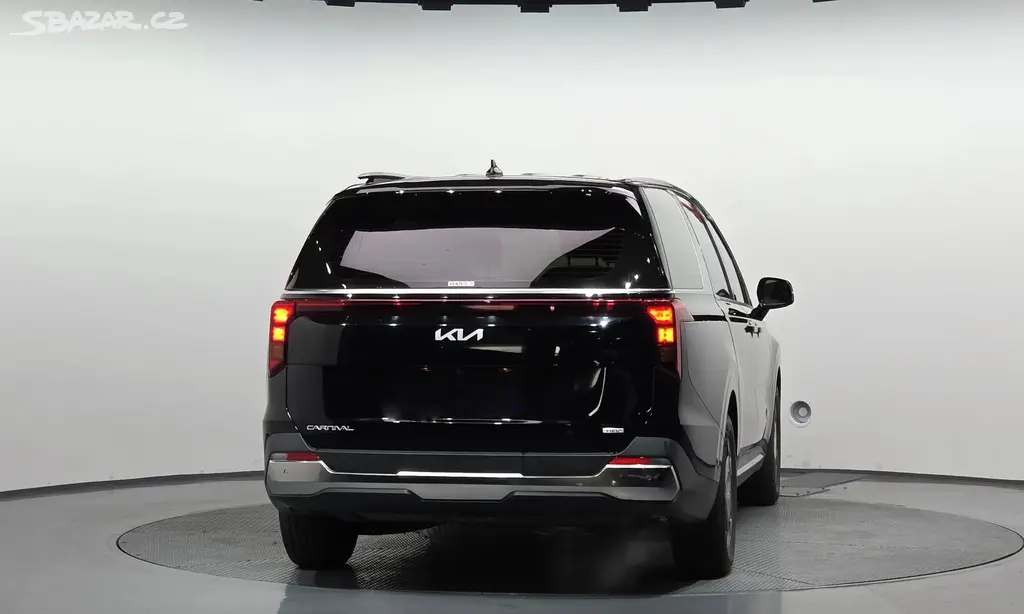 2024 KIA CARNIVAL 1.6T HEV 9 miest - fotka 4