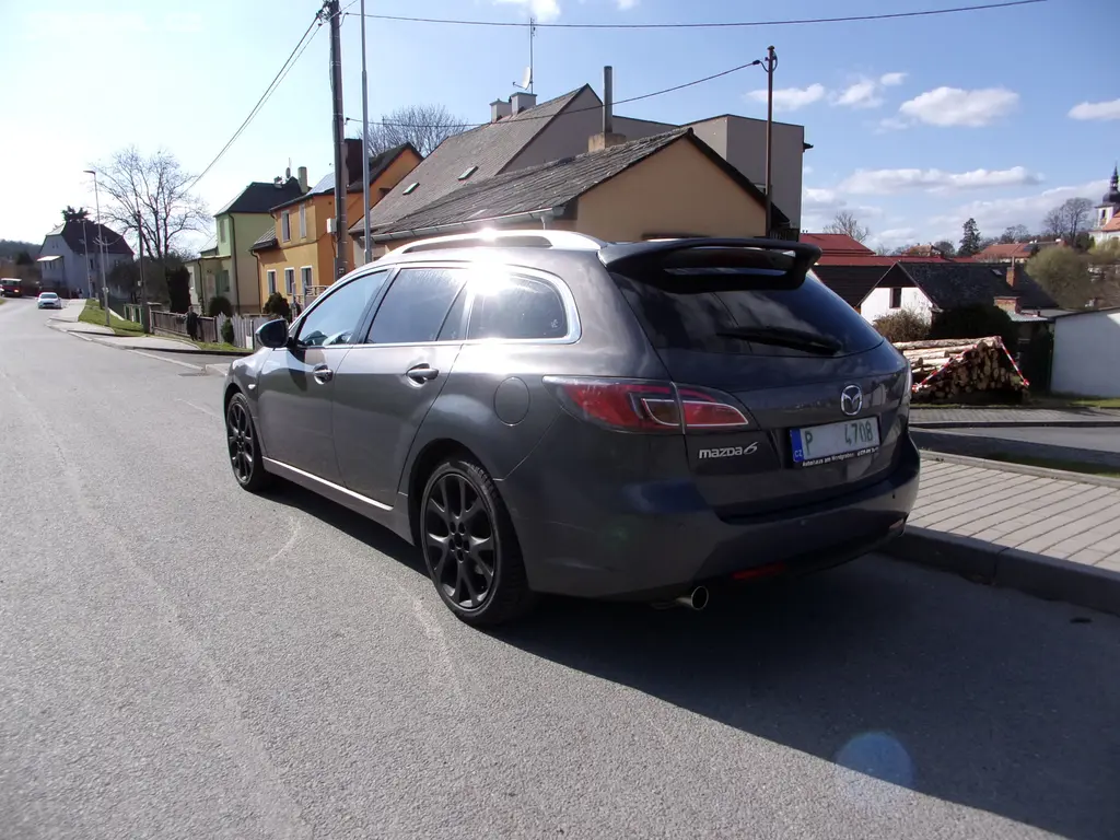 Mazda 6 Dynamic sport 2.5i 16V kombi ,xenony,kůže - fotka 5