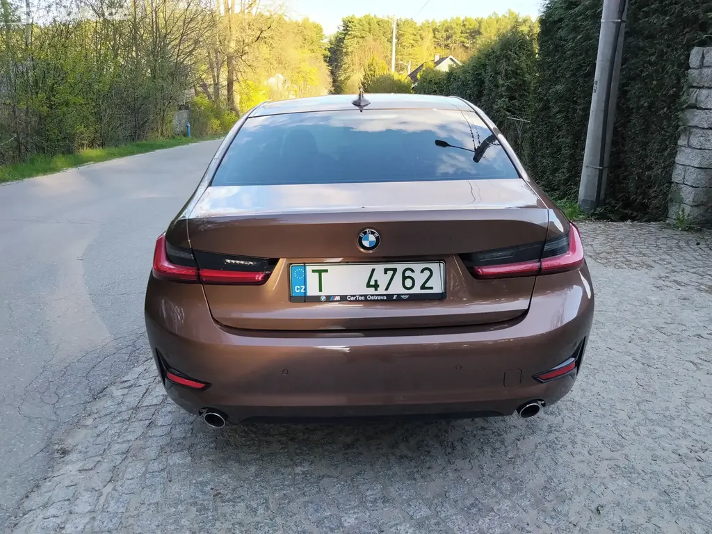 BMW Seria 3 318d Luxury Line 2019rv 60000km - fotka 6