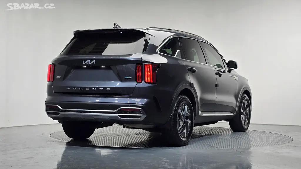 2022 KIA SORENTO 1.6 HEV 4WD 7 miest - fotka 2