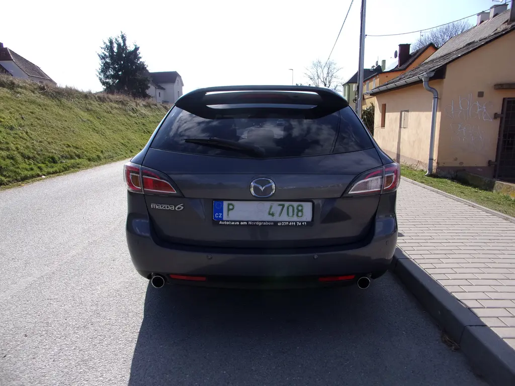 Mazda 6 Dynamic sport 2.5i 16V kombi ,xenony,kůže - fotka 6