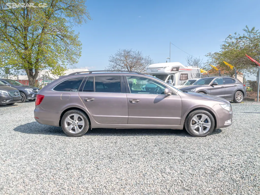 Škoda Superb ČR 2.0TDI 125KW man NAVIGACE - fotka 2