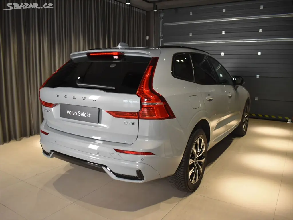 Volvo XC60, 2,0 B4 AWD Plus Blis,Bezklíč - fotka 4