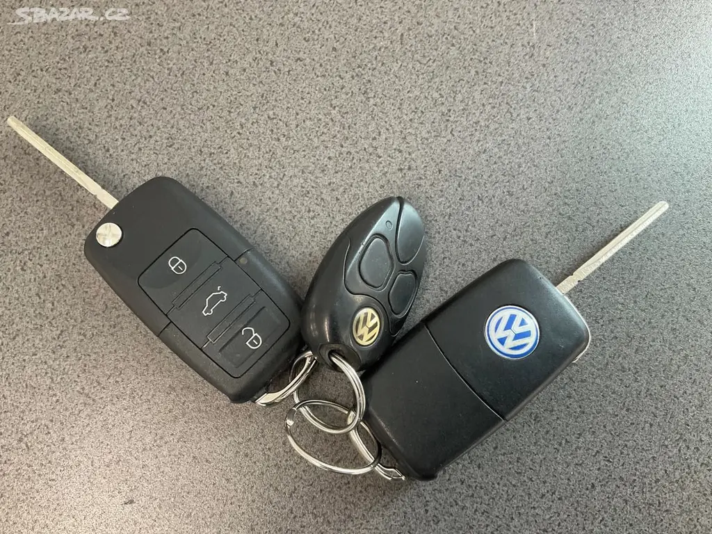 Volkswagen Touran, 1.6 Mpi 75KW BUFÍK TAŽNÉ VYHŘE - fotka 2