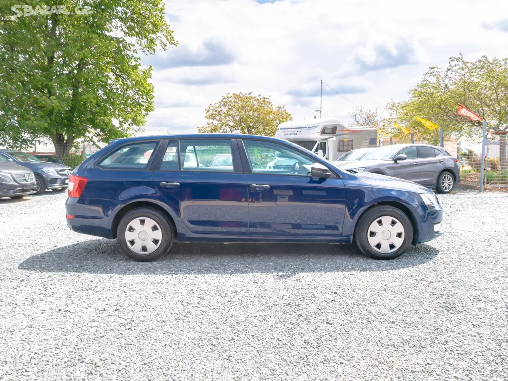 Škoda Octavia ČR 1.6TDI 66KW PO SERVISU - fotka 2