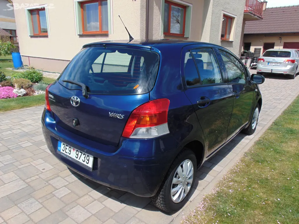 TOYOTA YARIS 1.0,PŮVOD ČR,1.MAJ.,PO SERVISE,SENZOR - fotka 5