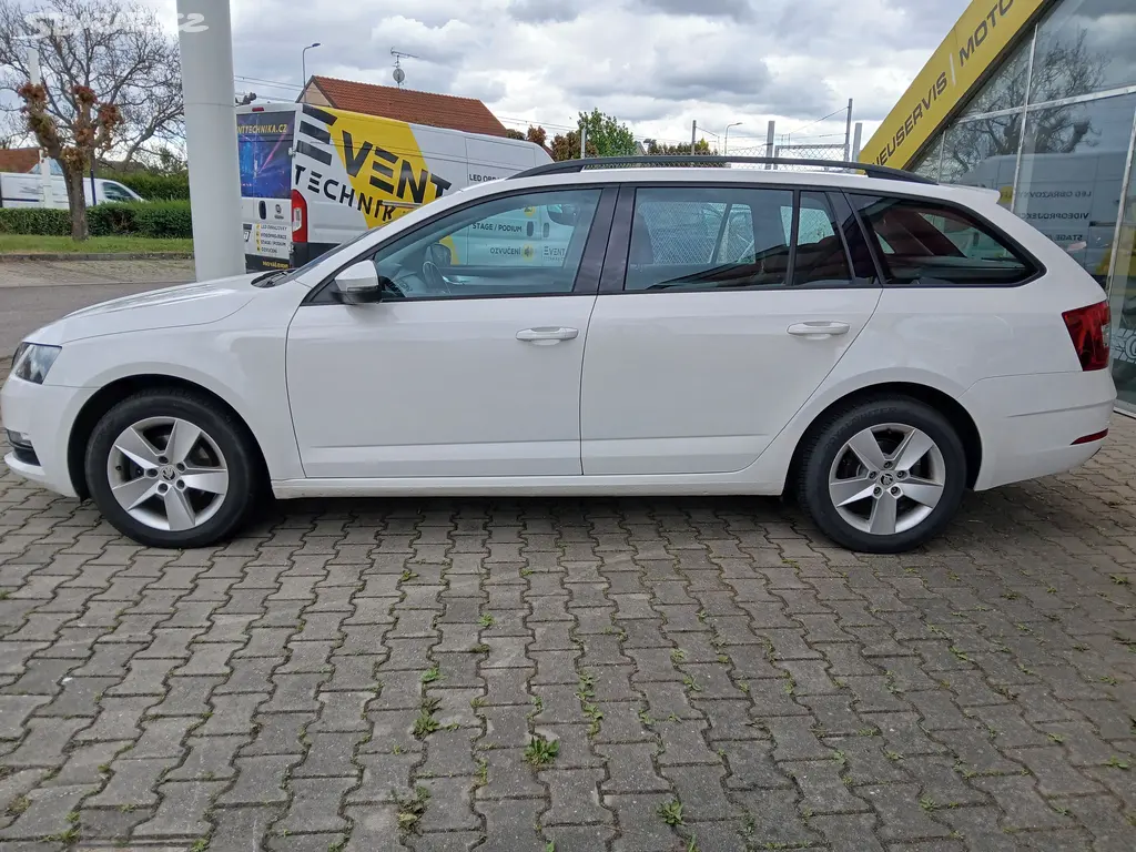 Škoda Octavia, 1.6.TDI 85kW,CZ, manuál. - fotka 2