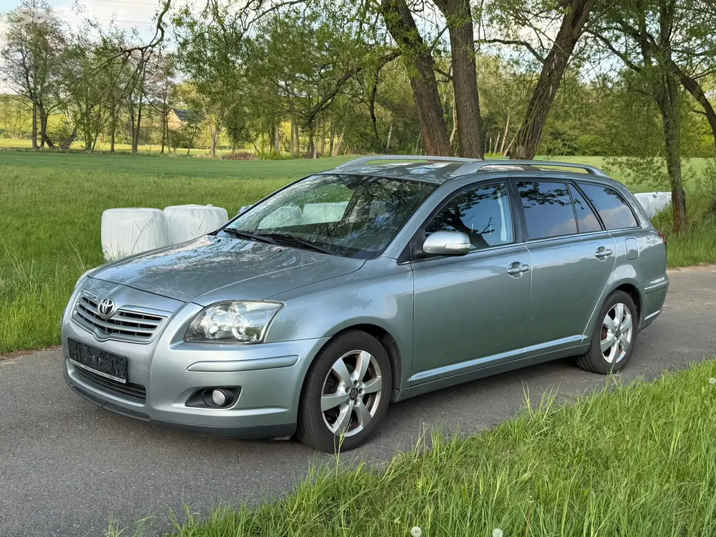 Toyota Avensis 1.8i 95 kW, RV 2008, 1.Maj,Nová STK