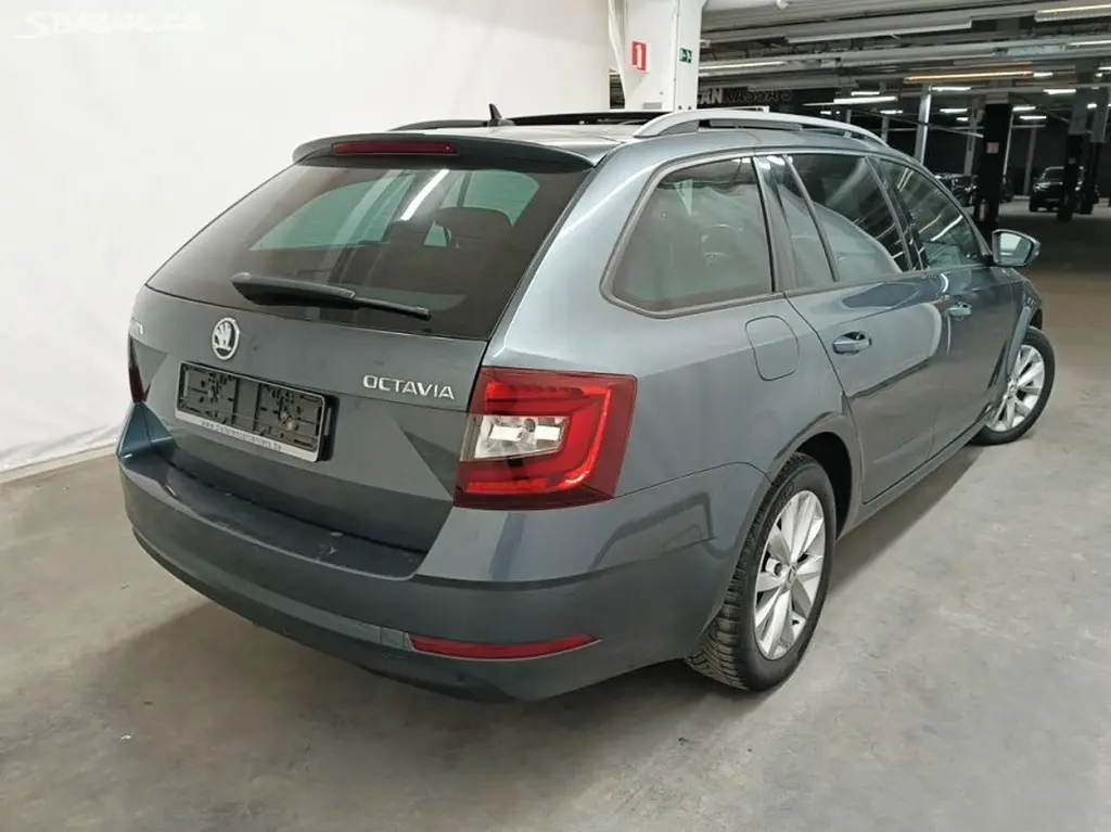 Škoda Octavia, 2.0 TDi (110 kW), plný servis - fotka 3