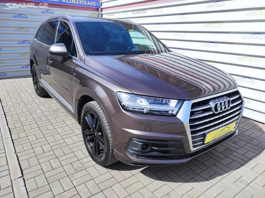 Audi Q7, 3,0TDi 4x4,Sline,7 míst,Tažné
