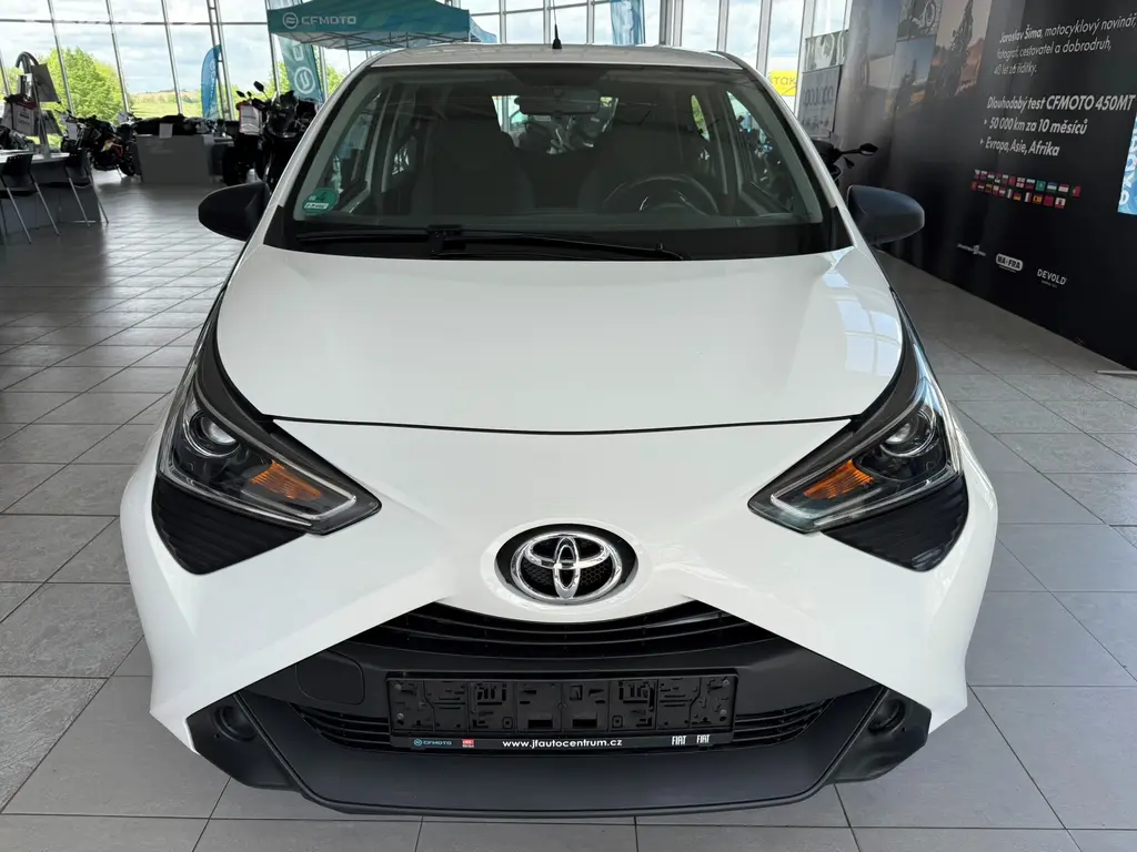 Toyota Aygo, 1.0 53 kW plná ser.historie - fotka 2