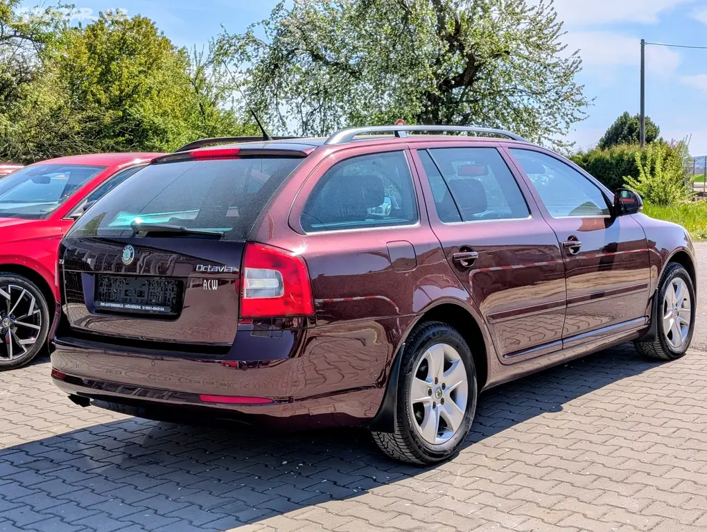 ŠKODA OCTAVIA II COMBI 1.4TSI 90kW DSG SOUNDSYSTÉM - fotka 4