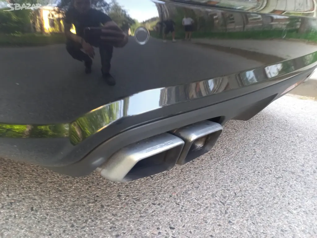 Mercedes-Benz CLS 63 AMG, 5,5L V8 BITURBO - fotka 3