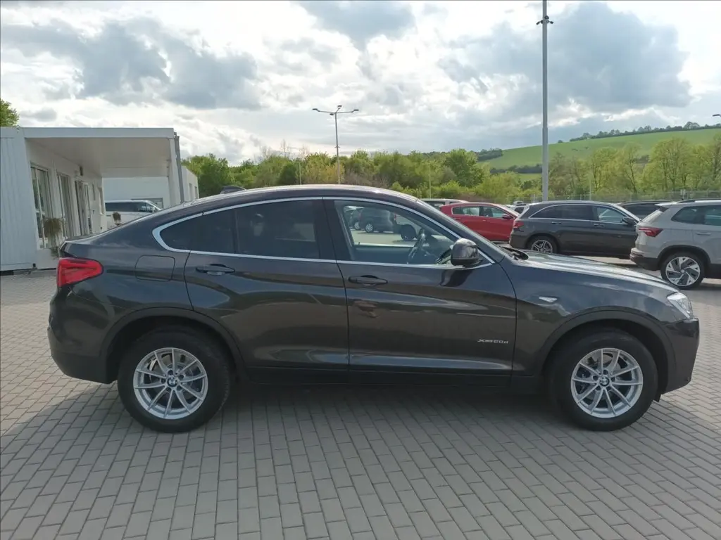 BMW X4, 2,0 xDrive20d,140KW,NAVI,SERVI - fotka 4