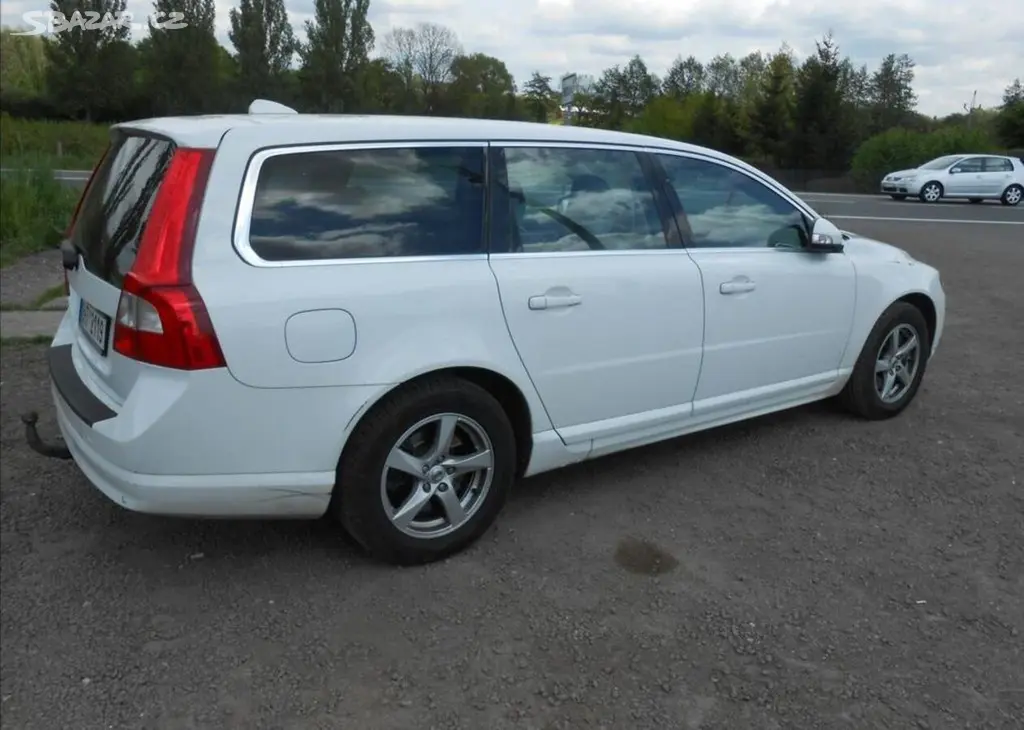 Volvo V70 2,4 D 5 AWD 136 kW DIGIKLIMA nafta - fotka 6