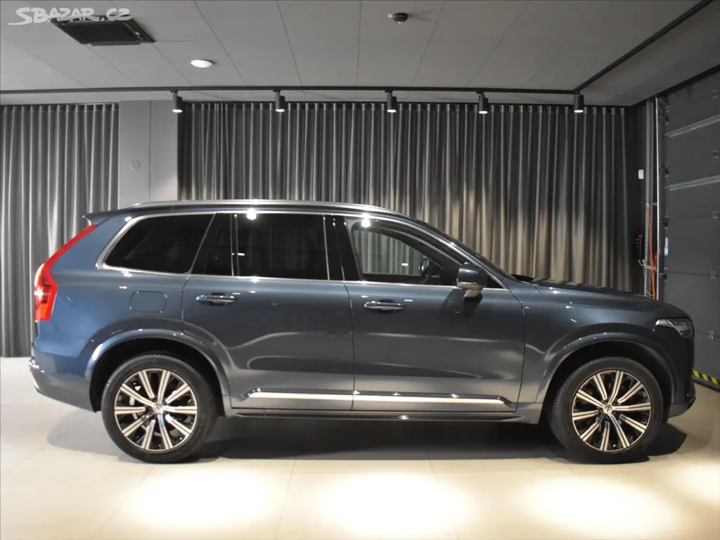 Volvo XC90, 2,0 B5 AWD Ultimate tažné,Pano - fotka 3