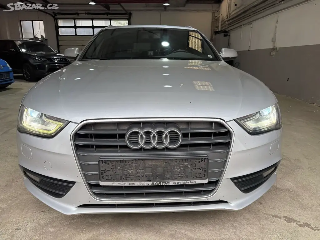 Audi A4, 2.0 Tdi 130KW 3X S-LINE 157tkm - fotka 5