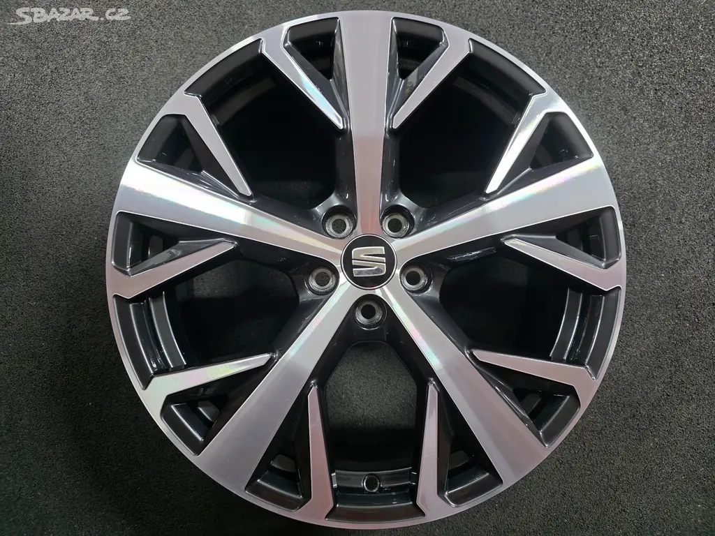 Seat Arona Alu kolo 18 6F9601025J Originál kusovka