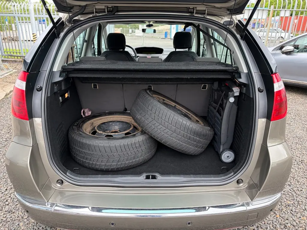 Citroën C4 Picasso, 1,6 HDi, 1.MAJ,ČR,SERVISKA - fotka 5