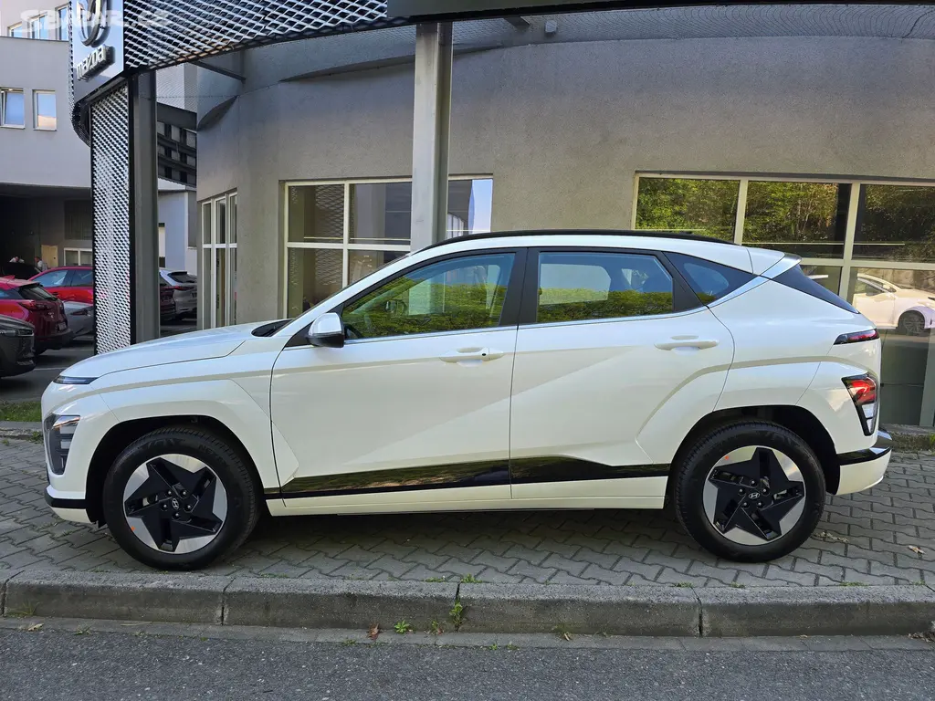 Hyundai Kona, 64.8kwh Smart Range Clima - fotka 2