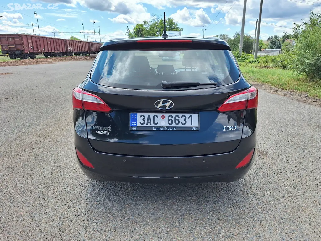 Hyundai i30 kombi 1.6 CRDi - fotka 6