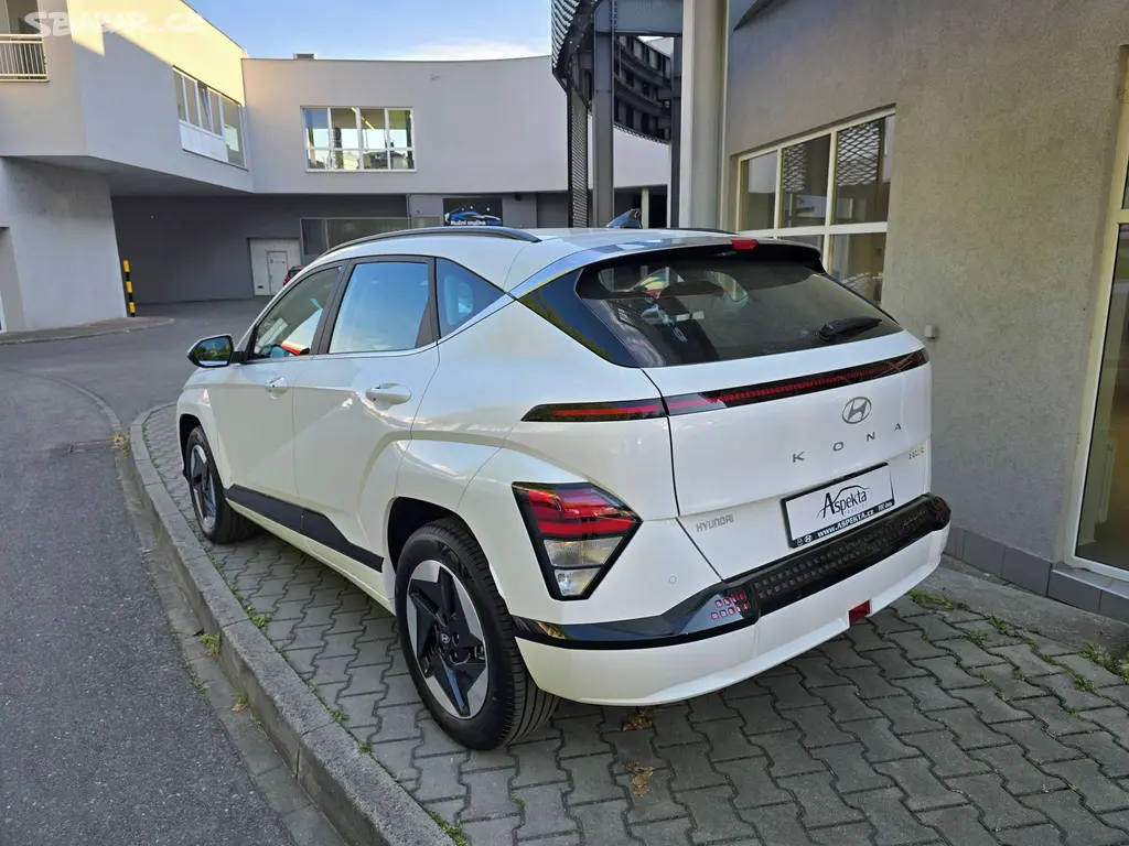 Hyundai Kona, 64.8kwh Smart Range Clima - fotka 3