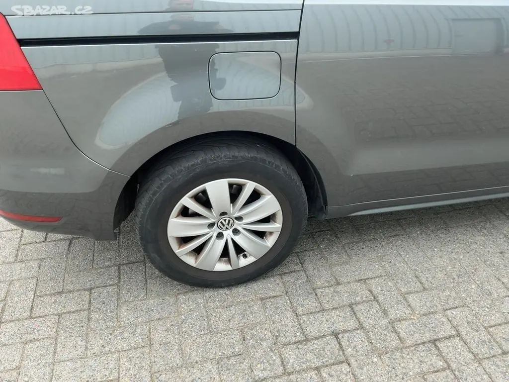 Volkswagen Sharan, 2.0 Tdi 103KW KůŽE 7-MÍST XENO - fotka 4