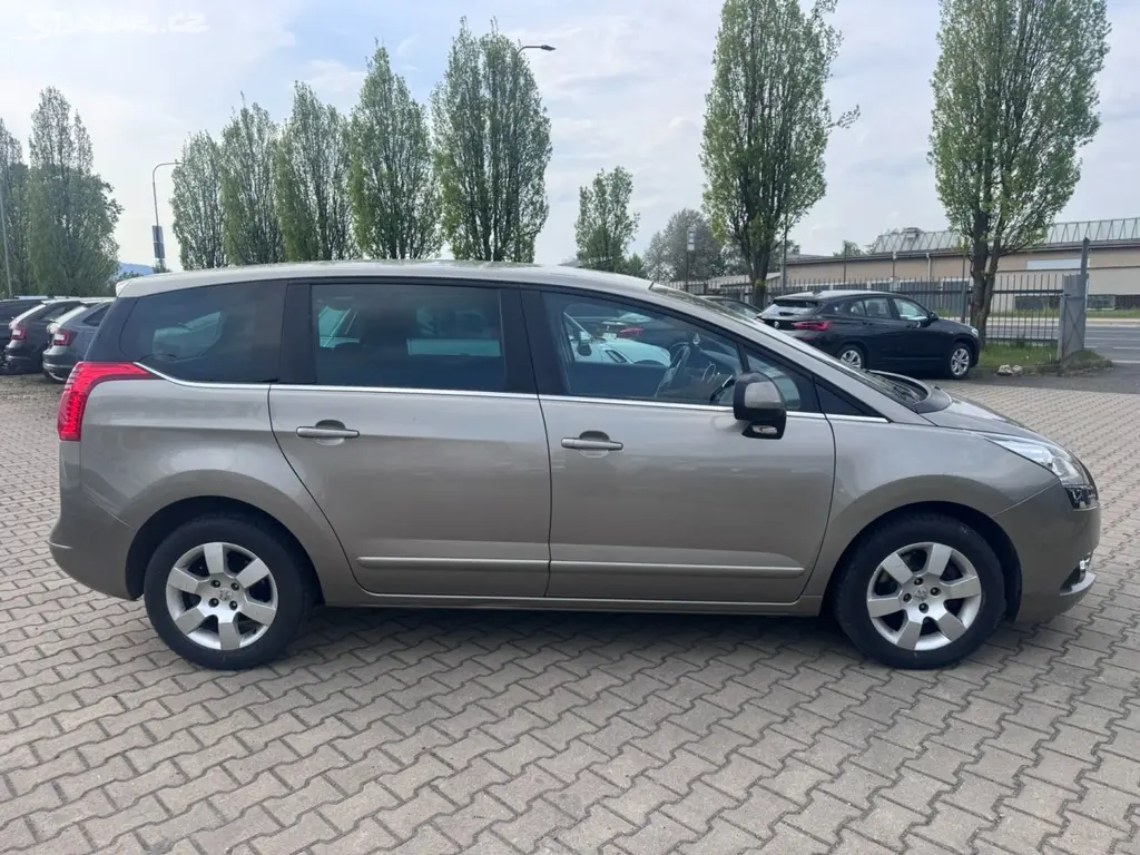 Peugeot 5008, 2,0 HDI 110KW BEZ ADBLUE ROZV - fotka 6
