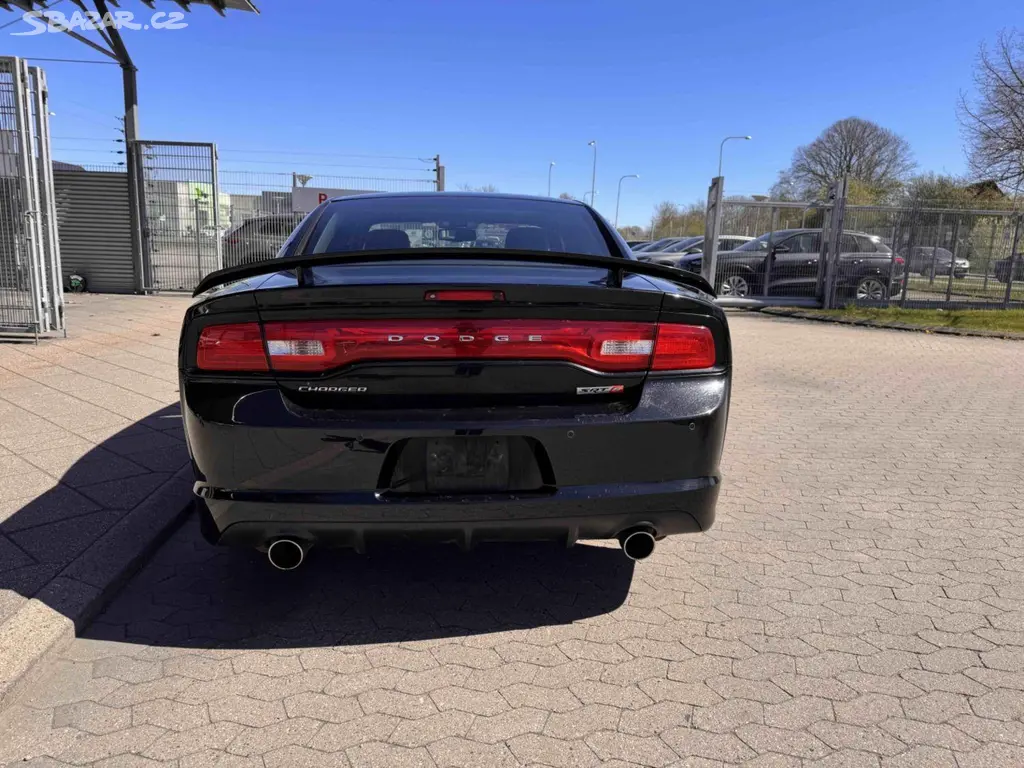Dodge Charger, 6.4 HEMI SRT 8 AUTOMAT - fotka 3