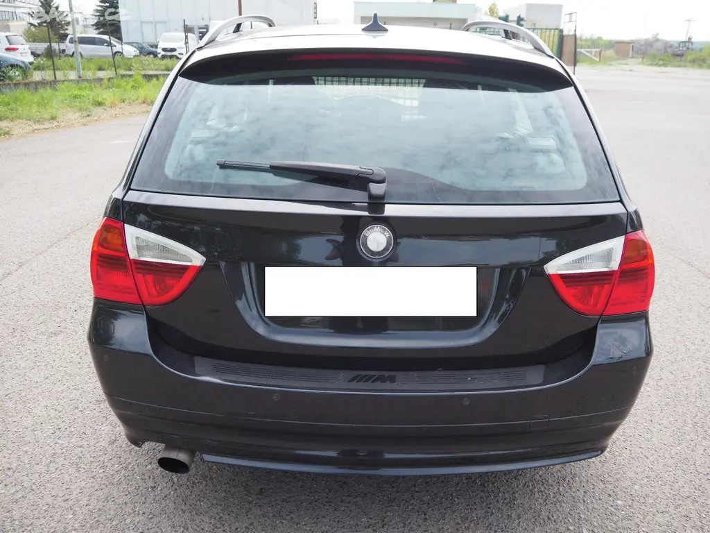 BMW 320i klima, vyhř. sedadla - fotka 6