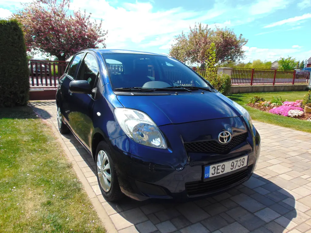 TOYOTA YARIS 1.0,PŮVOD ČR,1.MAJ.,PO SERVISE,SENZOR - fotka 3